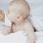 Mẹo chữa nôn trớ ở trẻ sơ sinh