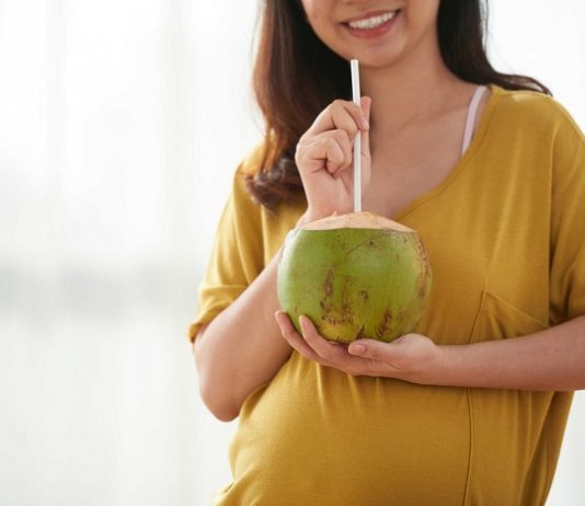 Thực hư việc phụ nữ mang thai có nên uống nước dừa hay không ?