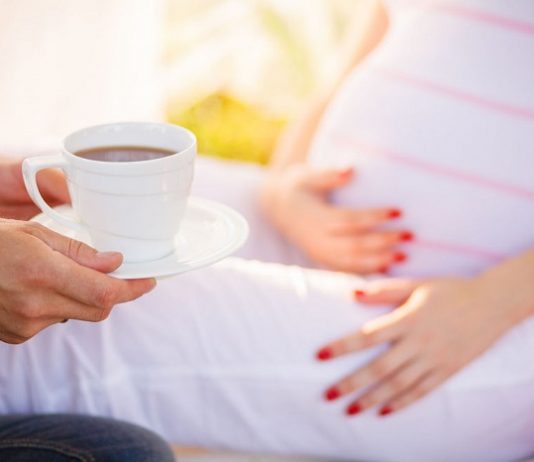 Mang thai uống cafe sữa được không ?