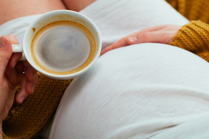Có nên uống cà phê sữa khi mang thai