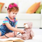 Cách xử lý khéo léo của bố mẹ giúp trẻ lên 3 không còn hờn dỗi tính cách trẻ lên 3