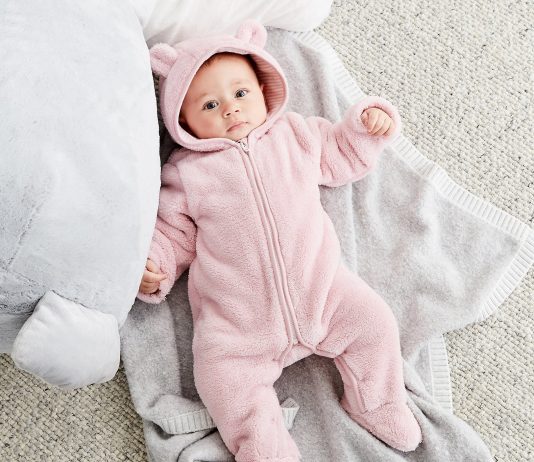 Đồ sơ sinh cần mua cho mùa đông