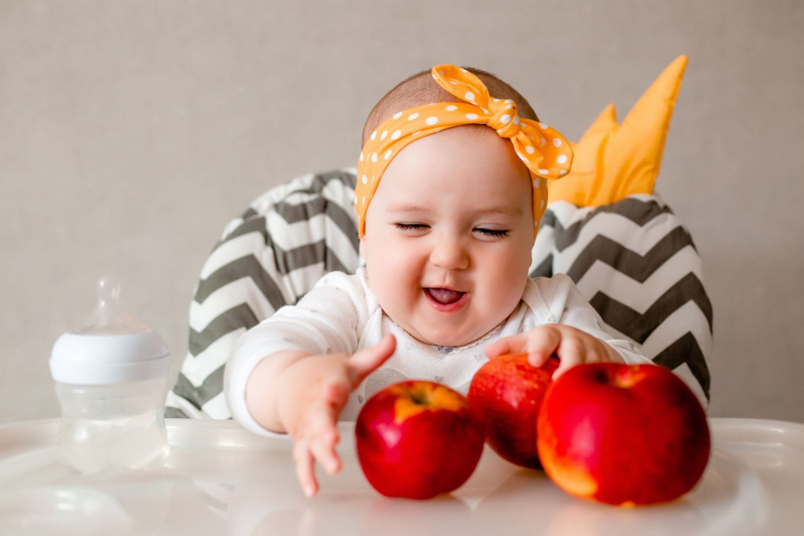 Chú ý khi cho trẻ dưới 1 tuổi ăn hoa quả