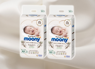 Cho bé mặc tã dán Moony Newborn trắng có dễ trào ngược không?