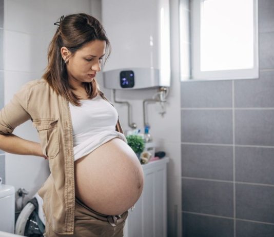 Bầu đau bụng kèm tiêu chảy: Xử trí an toàn tại nhà & khi nào đi khám ngay