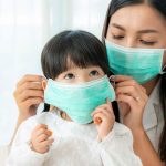 Trẻ bị cúm A có lây không, có bị lại không? Cách phòng lây chéo trong gia đình