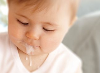 Trẻ bị cúm A nôn nhiều có nguy hiểm không? Cách xử trí và phòng mất nước